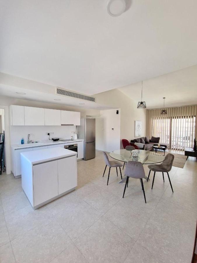 Silver House Boutique Apartment Paphos Exterior photo